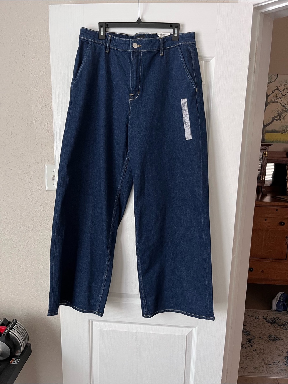 High-Rise Wide-Leg Jeans in Dark Blue - Picture 7 of 7
